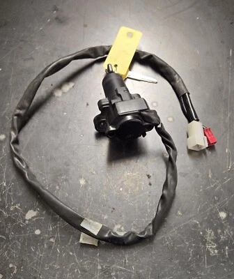 INTERRUPTOR PRINCIPAL BLOQUEO DIRECCIÓN/ENCENDIDO YAMAHA FZ1 2006-2015 3C3-82501-10-00 Foto 1 de 4
