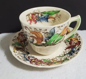 Royal Doulton Tintern demitasse cup and saucer VINTAGE - Picture 1 of 4