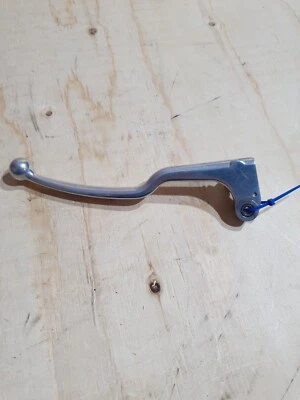 Palanca de embrague Yamaha YZF - R6 2008 YG973 - D Foto 1 de 4