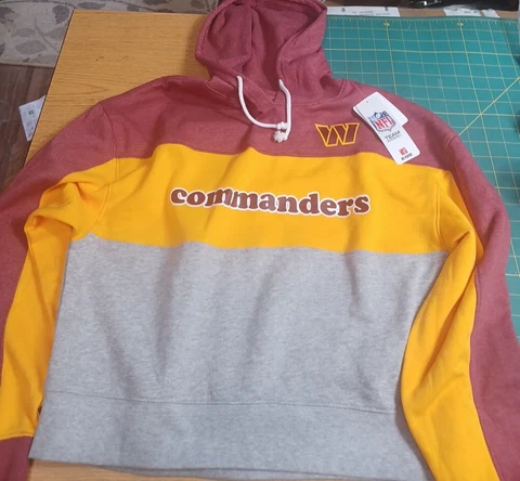 NFL Team Apparel Womens Washington Commanders Sweatshirt Hoodie Size SMALL NWT Cover