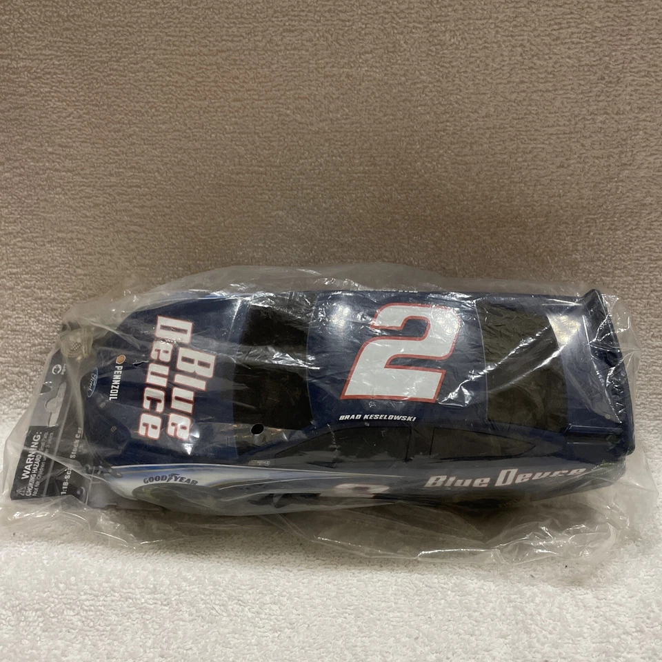 Brad Keselowski #2 versión juvenil 18/01 2014 fusión Foto 1 de 4