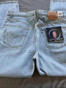 Vintage Levis 505 Jeans Mens Tagged Size 42Wx32L Light Wash Denim - Picture 1 of 9