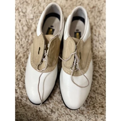 Zapatos de golf FootJoy vintage para mujer 9,5 M blanco beige cuero silla de montar Oxford con cordones Foto 1 de 4