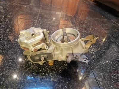 Distribuidores de combustible motor mercedes-benz m103 0438121033 w201 w124 w126 Foto 1 de 4