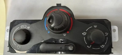 Original RENAULT Kangoo II Klimabedienteil 275704758R - Bild 1 von 3