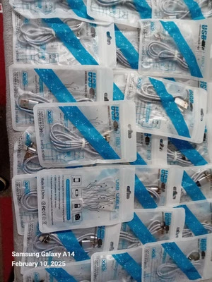  Magnetic USB Cable  FAST Charging  Phone USB-C Micro, iOS 25 Leads  - Image 1 of 4