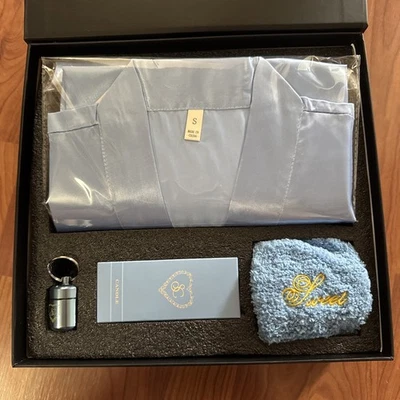 Sabrina Carpenter Short n Sweet VIP Merch Bundle - Size Small NEW - Image 1 of 4