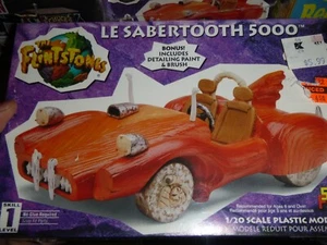 Lindberg 72412 Flintstones Le Sabertooth 5000 1/20 SnaP MODEL CAR MOUNTAIN FS - Picture 1 of 1