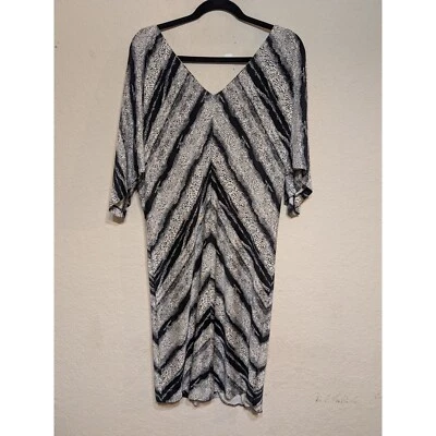 Vestido Diane von Furstenberg Manga Dolman Cuello en V Negro Blanco Estampado Clara M? LEER Foto 1 de 4