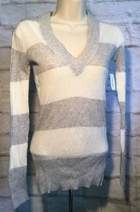 Aeropostale Women's Sweater Size XS Gray White Long Sleeve Knit Juniors  D110 - Picture 1 of 4