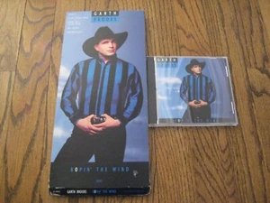 Garth Brooks Ropin The Wind Longbox  and cd - Foto 1 di 4