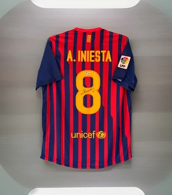 Andres Iniesta Signed Autographed FC Barcelona 2011/12 Home Jersey (Beckett) - Image 1 of 4