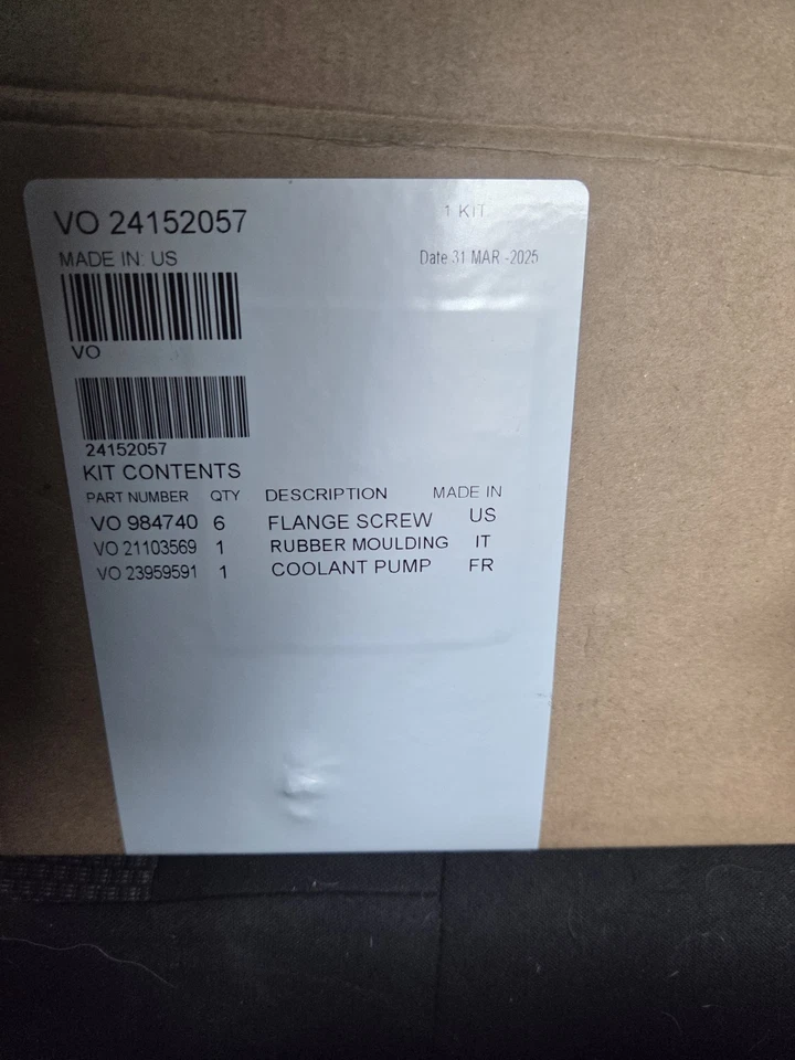 Совершенно новый. Подлинный OEM VOLVO D13 MACK MP8 водяной насос набор 24152057 23959591 - Изображение 1 из 1