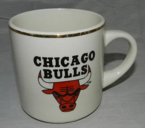 Vintage 1990's NBA Chicago Bulls Gold Rim Ceramic Coffee Mug Cup Cover