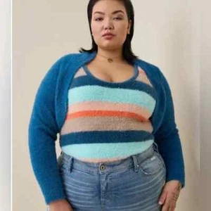 Torrid Cropped Plus 1 (1X) blau Teddybär weich offen Strickjacke Pullover Stretch - Bild 1 von 10