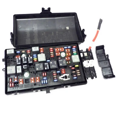 90767240 GM Front Block Fuse Compartment 2014-2016 Buick Allure LaCrosse 2.4L - Image 1 of 4