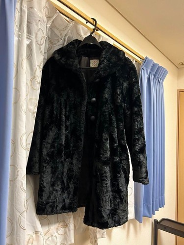 SAINT LAURENT (YSL) Cappotto pelliccia Yves Saint Laurent nero lunghezza media dal Giappone spedito