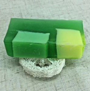 Vegan,Cruelty Free Soap Bar 100g with 1cm Loofah Soap Drier - Cool Melon - Picture 1 of 9