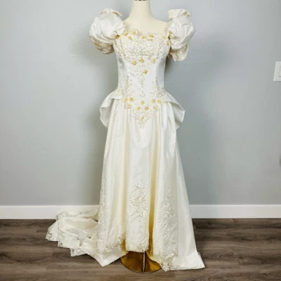 Vintage Off The Shoulder Puff Sleeve White Victorian Wedding Dress Size 4 Lace - Image 1 of 4