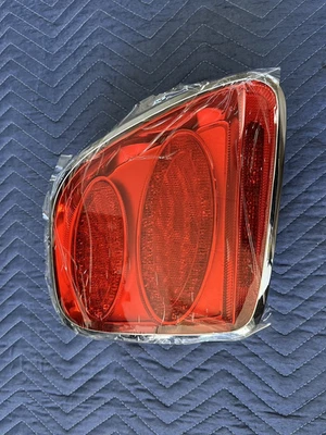 Bentley Continental Flying Spur / GT 2006-2012 Left (Driver Side) Tail Light Foto 1 de 4