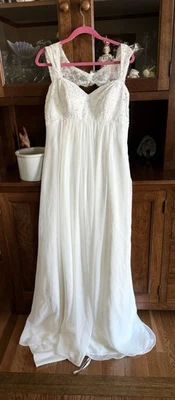 NWT Ivory Chiffon Lace Cap Sleeve Keyhole Sz 16 Wedding Dress - Image 1 of 4