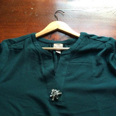 Blusa para mujer Chico verde oscuro elegante manga larga acento joya talla 3 Foto 1 de 4