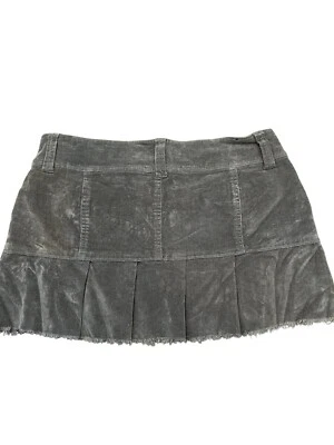 Minifalda vintage de pana marrón Y2K con detalle de botones y dobladillo deshilachado talla 11 Foto 1 de 3