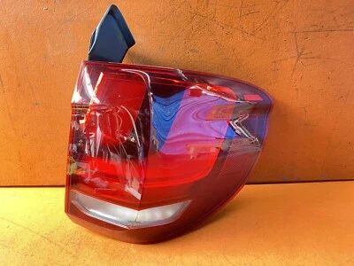 2014 - 2018 BMW X5 ПРАВОСТОРОННИЙ ВНЕШНИЙ ЗАДНИЙ ФОНАРЬ ОТ ОРИГИНАЛЬНОГО ПРОИЗВОДИТЕЛЯ 63217290104 7290104 - Изображение 1 из 4