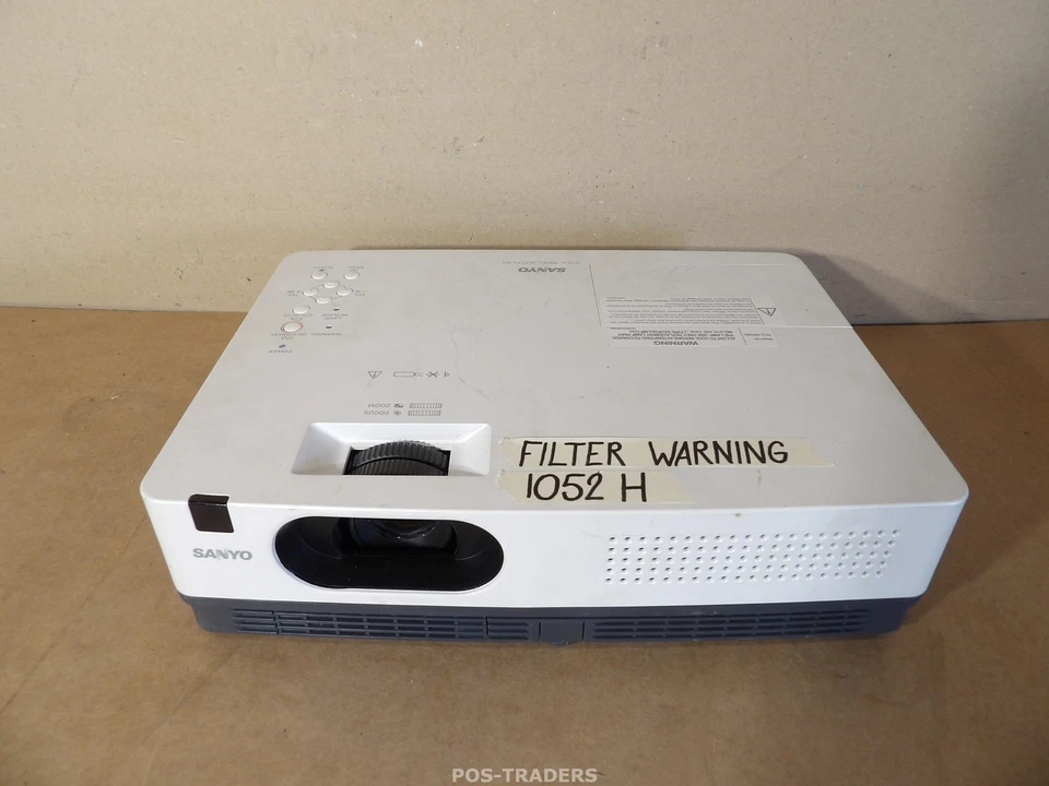SANYO PLC-XW200 Projector Beamer XGA 3LCD 2200 Lumens - 1052 H - FILTER WARNING - Bild 1 von 4