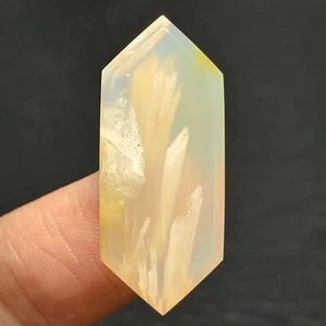 Tube Agate Cabochon 28.5x12x4.5mm High Quality 15 ct - Picture 1 of 6