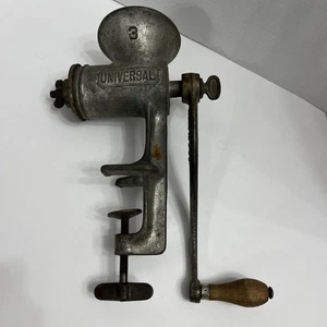 Vintage UNIVERSAL Meat Grinder No #3 Hand Crank Table Mounted -  Made In USA - Picture 1 of 6