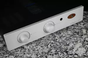 Unison Research Verstärker Unico P 100VAC 340W 50/60Hz Gebraucht - Bild 1 von 10