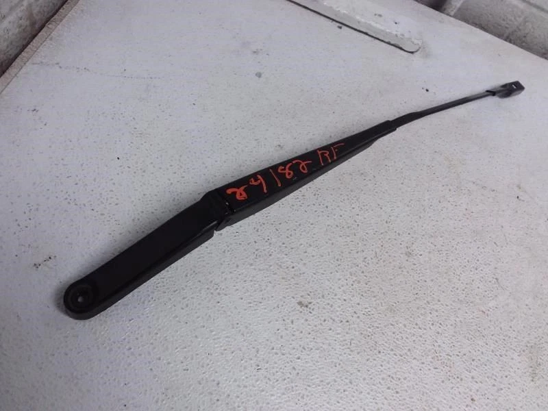 AUDI SQ5 2019 OEM PASAJERO LADO DERECHO LIMPIAPARABRISAS BRAZO  Foto 1 de 1