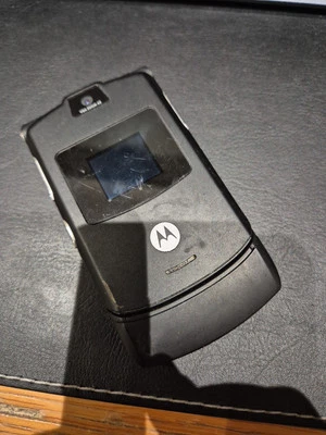UNTESTED - Motorola RAZR V3 Black Mobile Phone  - Image 1 of 3