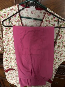 Ladies Medical Uniform Scrub Set Floral Top And Pants Size Small. Preowned - Picture 1 of 5