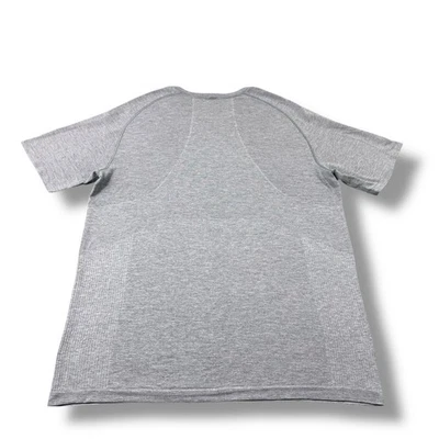 Camisa manga corta Lululemon Metal Vent Tech 2.0 pizarra/blanco gris para hombre talla XL USADA EN EXCELENTE ESTADO Foto 1 de 4