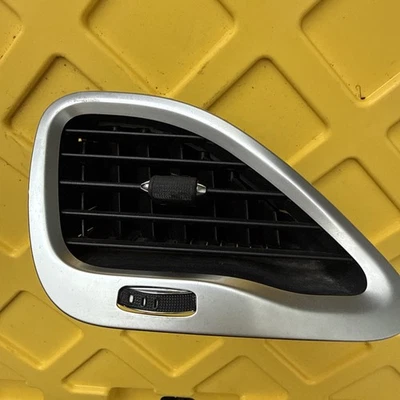 ⭐️ Dodge Dart 2013-2016 lado izquierdo calefacción aire aire ventilación parrilla tablero de instrumentos | OEM Foto 1 de 4