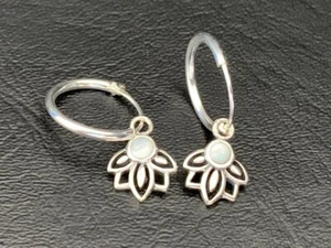925 Sterling Silver Lotus Flower Mother of Pearl MOP Sleepers Hoop Gem Earrings - Picture 1 of 3