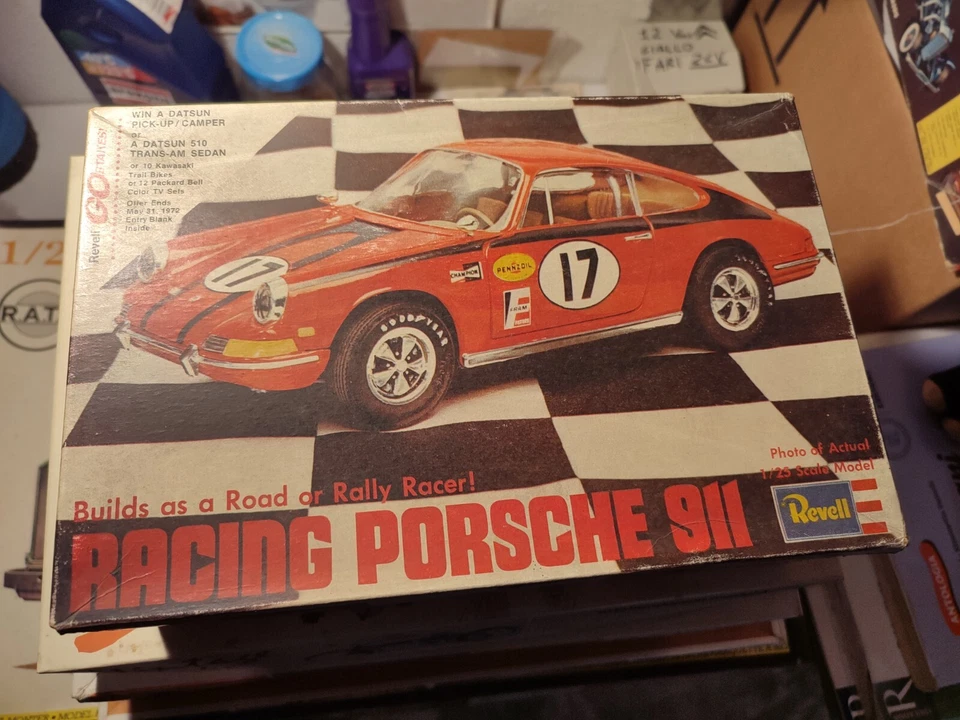 Racing Porsche 911 - Revell scala 1/25 - Immagine 1 di 4