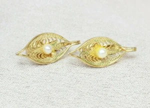 Vintage Sarah Coventry Leaf Clip on Earrings Filigree Faux Pearl 1960s - Picture 1 of 10