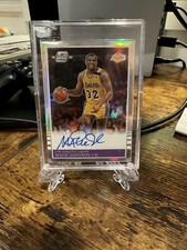 22-23 Contenders Optic 1985 Tribute Magic Johnson On-Card  Autograph