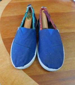 TOMS blue canvas boat shoes youth sz 5 - Picture 1 of 5