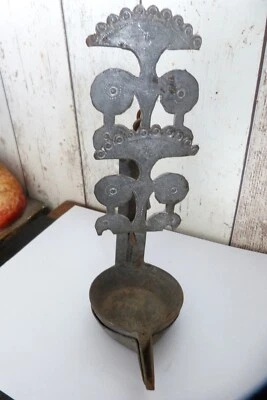 ancienne lampe a huile métal 18 éme 19 éme a voir - Photo 1/4