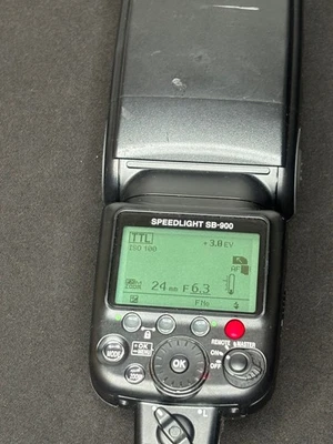 Nikon Speedlight SB-900 Shoe Mount Flash - TESTED  - Image 1 of 3