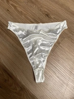 Victoria’s Secret second Skin Ivory Thing Size Small New 1996 - Image 1 of 4