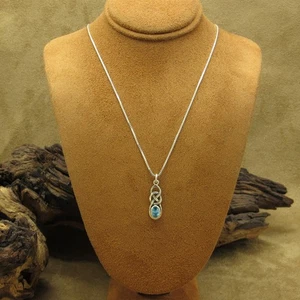 Dainty Vintage Sterling Silver Blue Topaz Celtic Knot Pendant Necklace - Picture 1 of 6