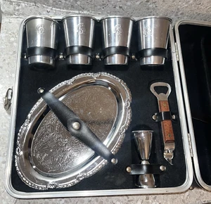 Juego de cócteles de bar de viaje estuche marrón 7 piezas Collins Bros vintage algo de óxido - Imagen 1 de 24