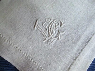 Lot N°105 de 6 serviettes à thé en lin monogramme LG  2 accidents  état d'usage - Photo 1/4