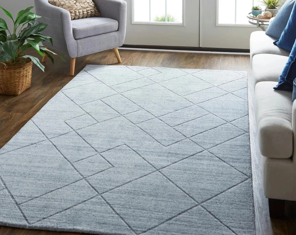 Hand Loom Wool Viscose Carpet & Handmade Rugs Color Silver For Hall Room Rug - Image 1 of 4