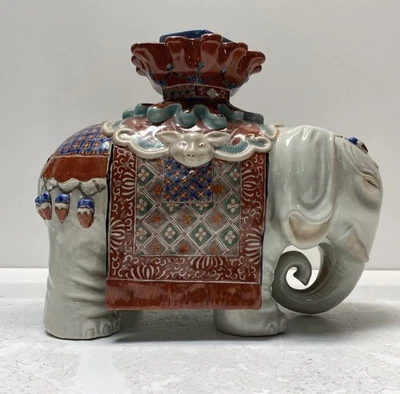 Antique Edo/Meiji Period 18/19c Japanese Porcelain Elephant Kakiemon Style lrg - Image 1 of 4